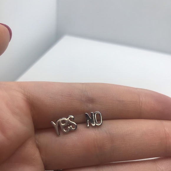 Sterling Silver 925 Yes No Stud Earrings - Picture 3 of 3